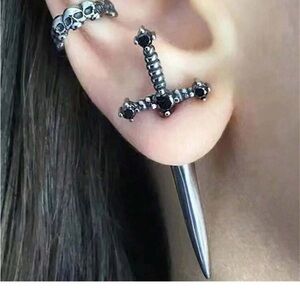 Chic Silver and Black dagger  Earrings